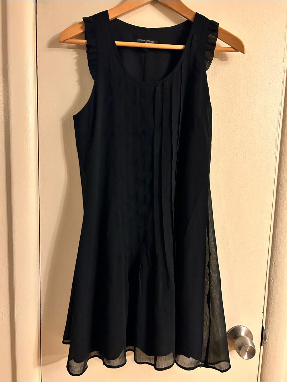 Banana Republic Black Sleeveless Pleated Dress